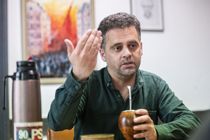 Foto principal del artículo 'Pablo Oribe, secretario general del PS: “El Partido Socialista va a trabajar para que el poder popular exista y empuje al gobierno”' · Foto: Alessandro Maradei Foto principal del artículo 'Pablo Oribe, secretario general del PS: “El Partido Socialista va a trabajar para que el poder popular exista y empuje al gobierno”' · Foto: Alessandro Maradei