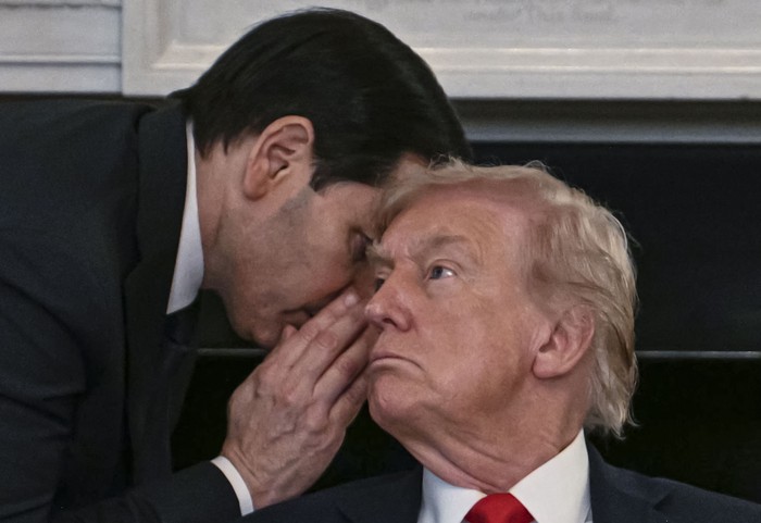 El secretario de Estado de Estados Unidos, Marco Rubio, y Donald Trump, el 8 de octubre, en la Casa Blanca. · Foto: Jim Watson, AFP El secretario de Estado de Estados Unidos, Marco Rubio, y Donald Trump, el 8 de octubre, en la Casa Blanca. · Foto: Jim Watson, AFP