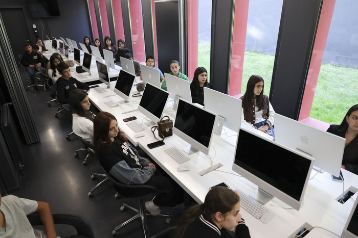 Foto principal del artículo 'La llegada de TUMO a Uruguay: aprendizaje en tecnologías para adolescentes a través de procesos individuales y talleres prácticos' · Foto: Difusión Foto principal del artículo 'La llegada de TUMO a Uruguay: aprendizaje en tecnologías para adolescentes a través de procesos individuales y talleres prácticos' · Foto: Difusión