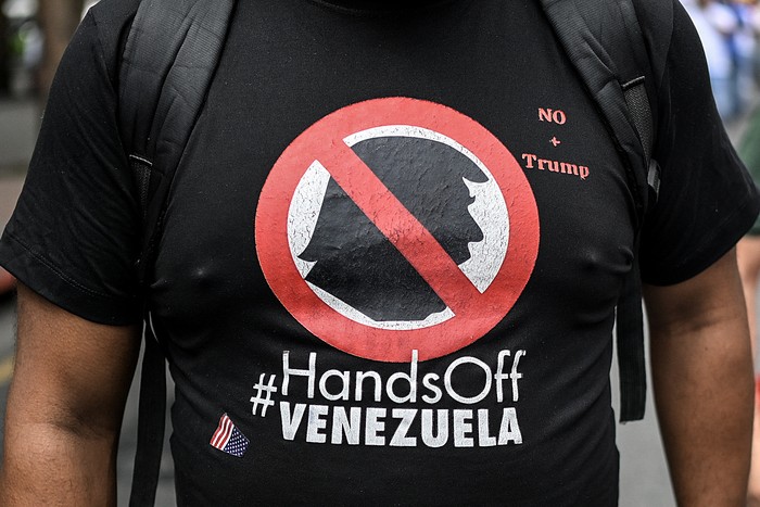 Protestas contra la recompensa que Donald Trump ofreció por Nicolás Maduro, el 11 de agosto, en Caracas. · Foto: Juan Barreto, AFP Protestas contra la recompensa que Donald Trump ofreció por Nicolás Maduro, el 11 de agosto, en Caracas. · Foto: Juan Barreto, AFP