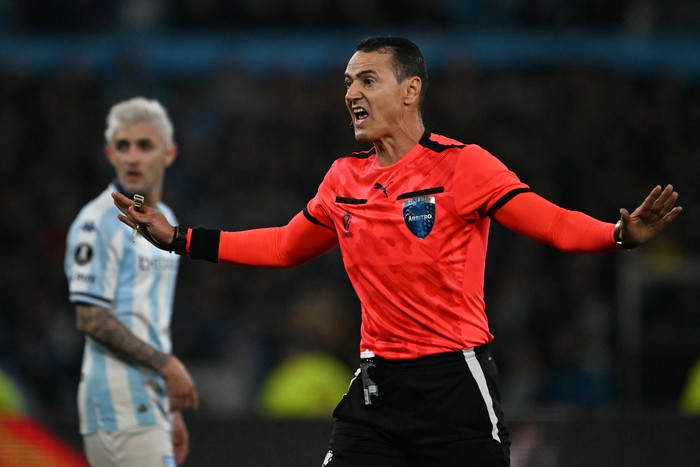 Wilmar Roldán, el 19 de agosto durante el partido entre Peñarol y Racing, en el estadio Presidente Juan Domingo Perón. · Foto: Luis Robayo, AFP Wilmar Roldán, el 19 de agosto durante el partido entre Peñarol y Racing, en el estadio Presidente Juan Domingo Perón. · Foto: Luis Robayo, AFP