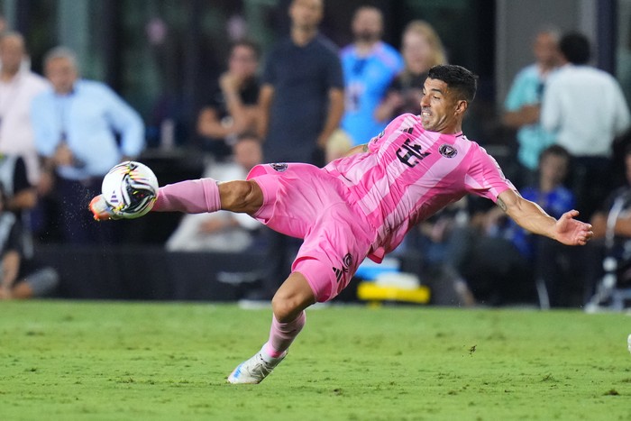 Luis Suárez, del Inter Miami, durante el partido ante Tigres, el 20 de agosto, en el Chase Stadium en Florida. Foto: Rich Storry, Getty Images, AFP. Luis Suárez, del Inter Miami, durante el partido ante Tigres, el 20 de agosto, en el Chase Stadium en Florida. Foto: Rich Storry, Getty Images, AFP.