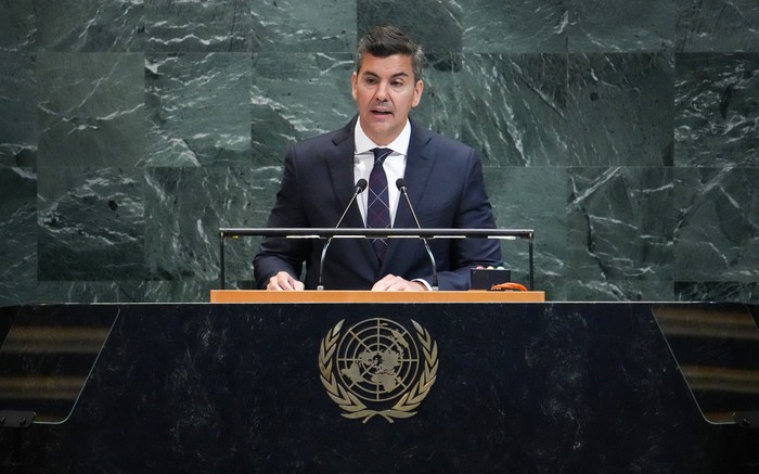 Santiago Peña, el 24 de setiembre, en la ONU, en Nueva York. · Foto: Timothy A. Clary / AFP Santiago Peña, el 24 de setiembre, en la ONU, en Nueva York. · Foto: Timothy A. Clary / AFP