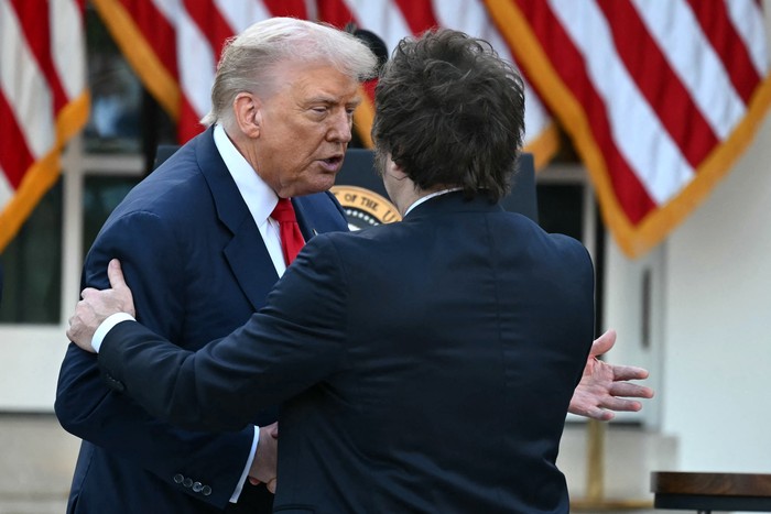 Donald Trump y Javier Milei, el 14 de octubre, en Washington. · Foto: Andrew Caballero- Reynolds, AFP Donald Trump y Javier Milei, el 14 de octubre, en Washington. · Foto: Andrew Caballero- Reynolds, AFP