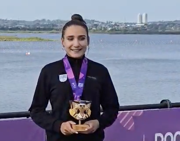 Emilia Milich durante la premiación. · Foto: Captura Emilia Milich durante la premiación. · Foto: Captura