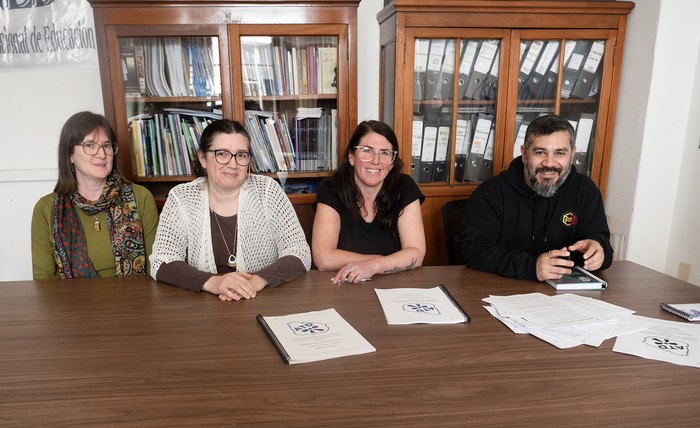 Milena Rodríguez, Valeria Doglio, Cecilia Notari y Esteban Coitiño. · Foto: Alessandro Maradei Milena Rodríguez, Valeria Doglio, Cecilia Notari y Esteban Coitiño. · Foto: Alessandro Maradei
