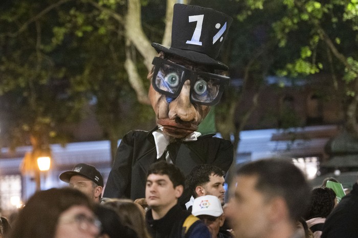 Concentración en la plaza Cagancha, por el Día Mundial de los Sin Techo. · Foto: Alessandro Maradei Concentración en la plaza Cagancha, por el Día Mundial de los Sin Techo. · Foto: Alessandro Maradei