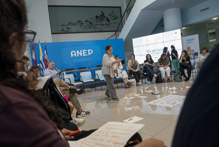 Formar futuros, en el edificio de la ANEP. · Foto: Hugo de León Formar futuros, en el edificio de la ANEP. · Foto: Hugo de León