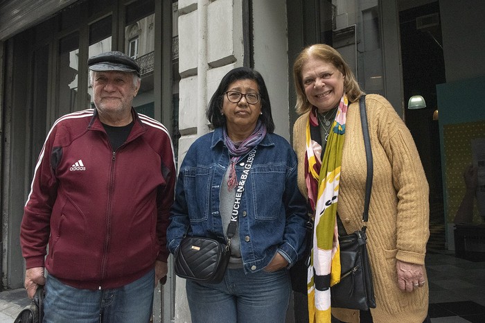 Luis Eduardo Susaeta, Stella Godoy y Lucía Rodríguez. · Foto: Hugo de León Luis Eduardo Susaeta, Stella Godoy y Lucía Rodríguez. · Foto: Hugo de León