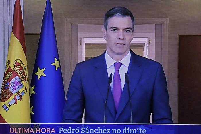 Pedro Sánchez, el 29 de abril, durante su discurso en la TV española. · Foto: Thomas Coex, AFP