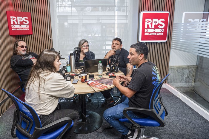 William Vilches, Lourdes Otero, Washington Otton y Cristian Techera, en Radio Sunca. · Foto: Alessandro Maradei William Vilches, Lourdes Otero, Washington Otton y Cristian Techera, en Radio Sunca. · Foto: Alessandro Maradei