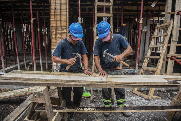 Foto principal del artículo 'Día de la Construcción: “un sector dinamizador que mueve al resto de la economía”, y que “paga buenos salarios”, dijo el presidente Yamandú Orsi' · Foto: Gianni Schiaffarino Foto principal del artículo 'Día de la Construcción: “un sector dinamizador que mueve al resto de la economía”, y que “paga buenos salarios”, dijo el presidente Yamandú Orsi' · Foto: Gianni Schiaffarino