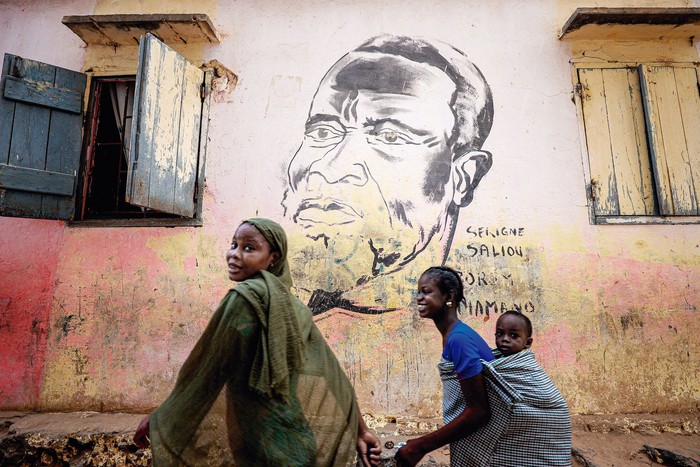 Mural de Thomas Sankara en el barrio de Ngor, el 5 de junio en Dakar, Senegal. · Foto: Cem Ozdel / AFP Mural de Thomas Sankara en el barrio de Ngor, el 5 de junio en Dakar, Senegal. · Foto: Cem Ozdel / AFP
